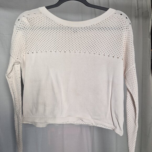 Women's Lightweight White Top With Pretty Details Small - Picture 1 of 1